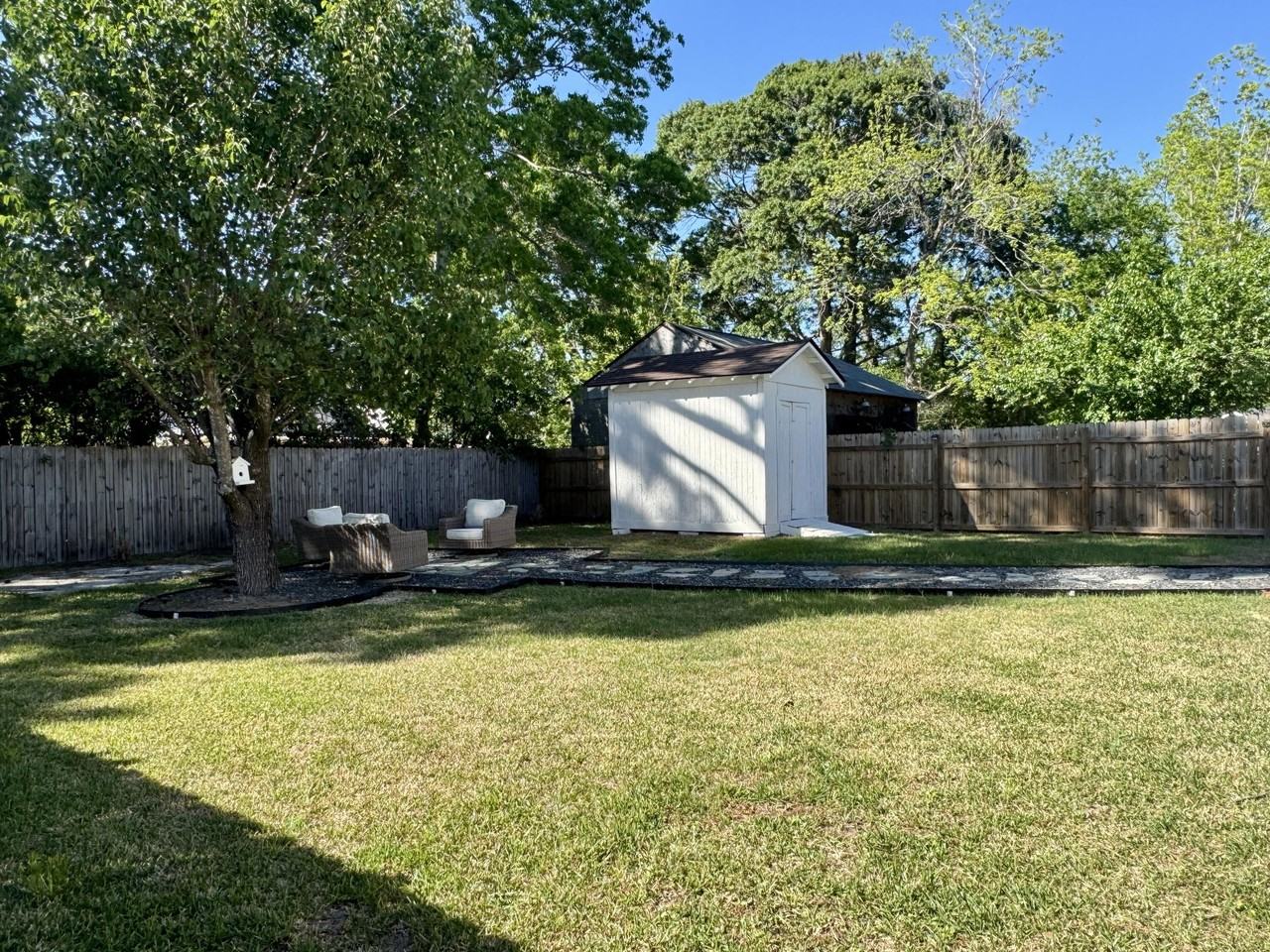 814 Armsway St - Photo 7 of 41