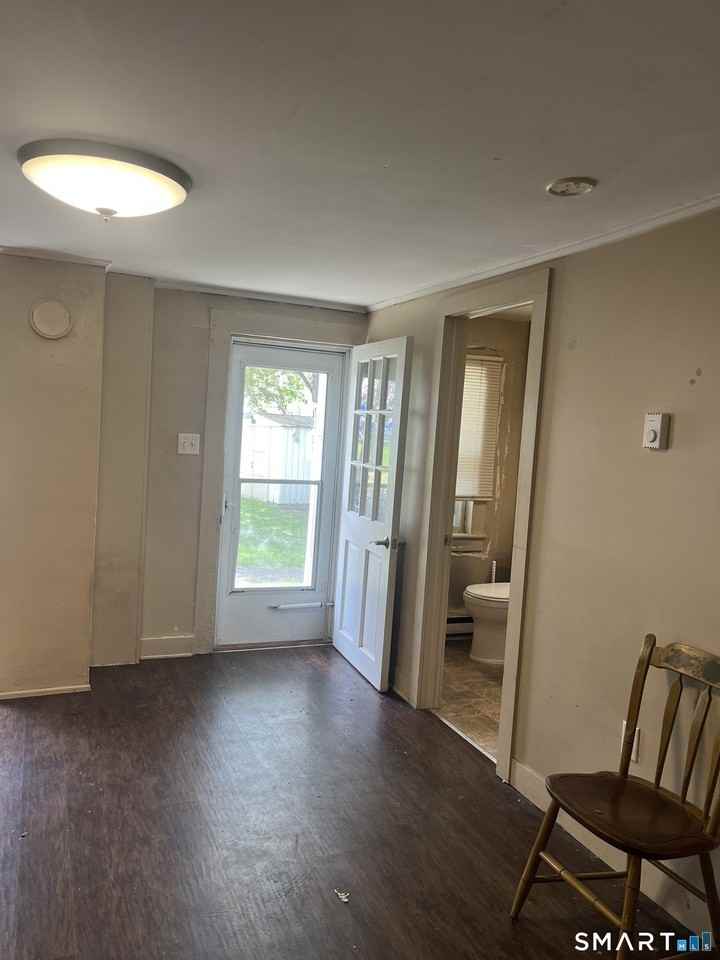 267 Rockwell St #1stFL - Photo 2 of 12