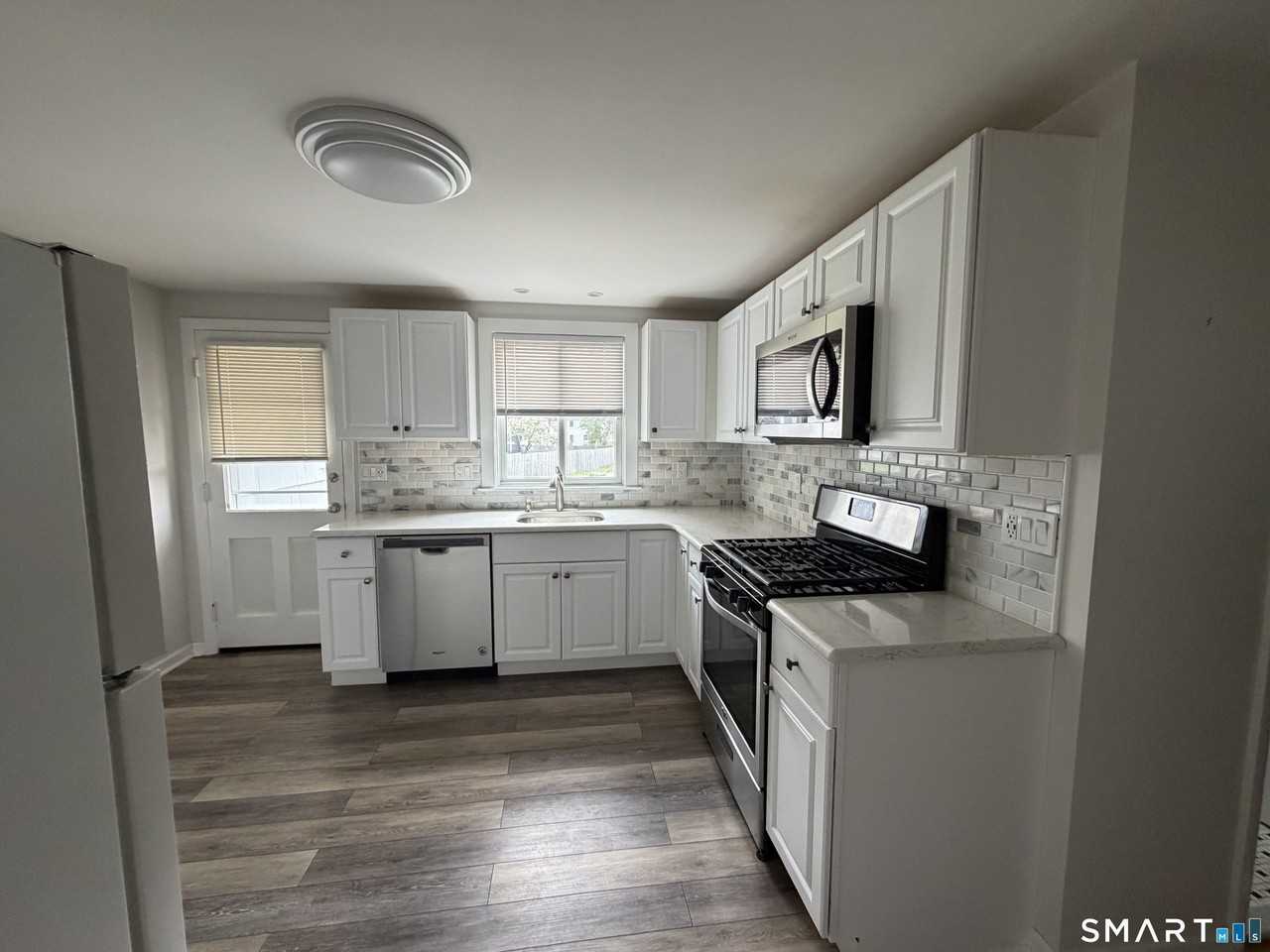 52 Maple Ave - Photo 5 of 12