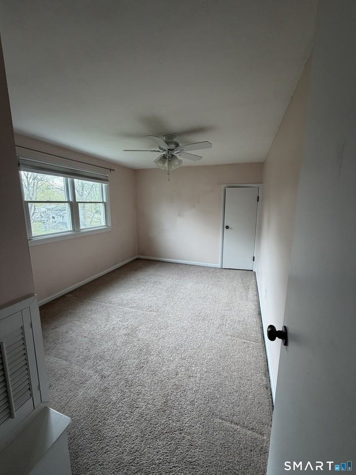 52 Maple Ave - Photo 7 of 12