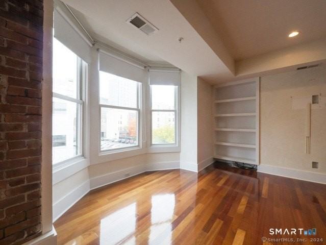 116 Crown St #3A - Photo 3 of 23