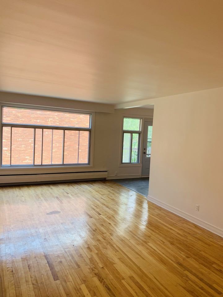 3410 Avenue Rosedale #12 - Photo 3 of 20