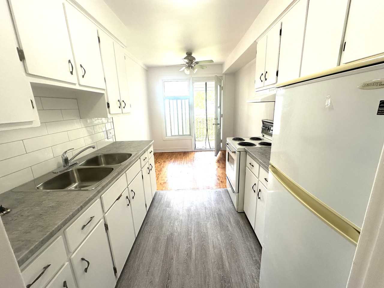 3410 Avenue Rosedale #12 - Photo 7 of 20