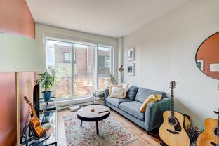 4312 Av Papineau - Photo 1 of 1