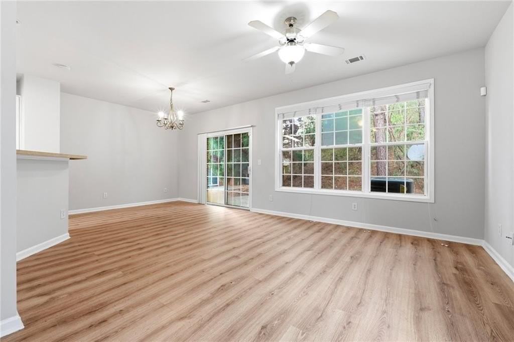 1006 Ivydale Cir - Photo 3 of 28