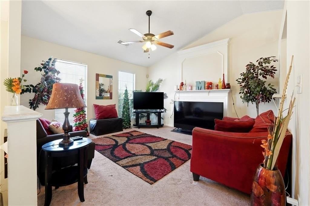 1027 Alford Xing - Photo 2 of 27
