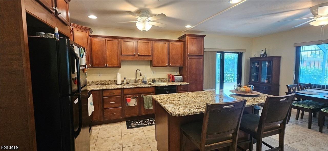 1823 Se 15th St - Photo 2 of 24