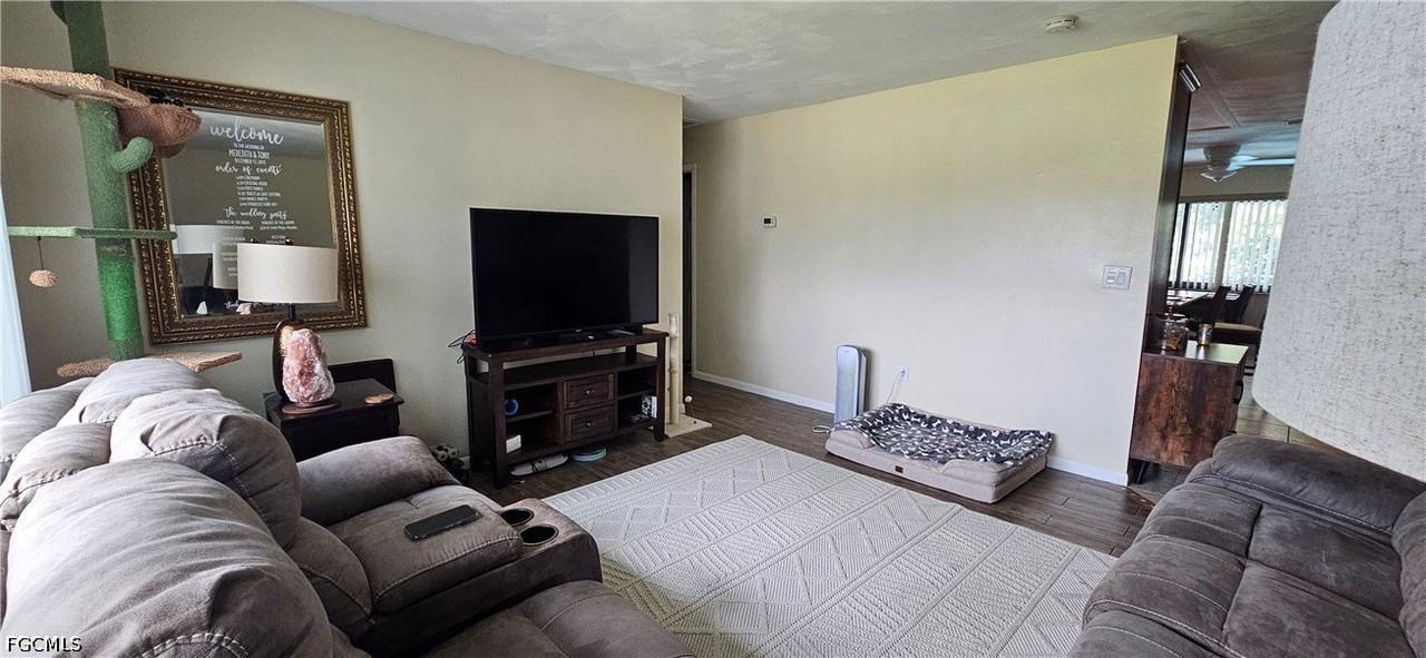 1823 Se 15th St - Photo 5 of 24