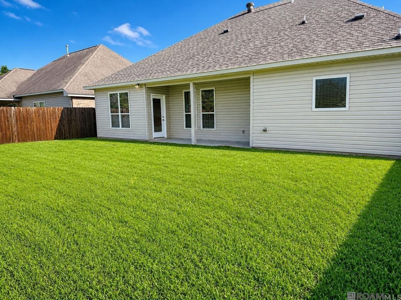 10028 Savannah Jane Ln - Photo 3 of 12