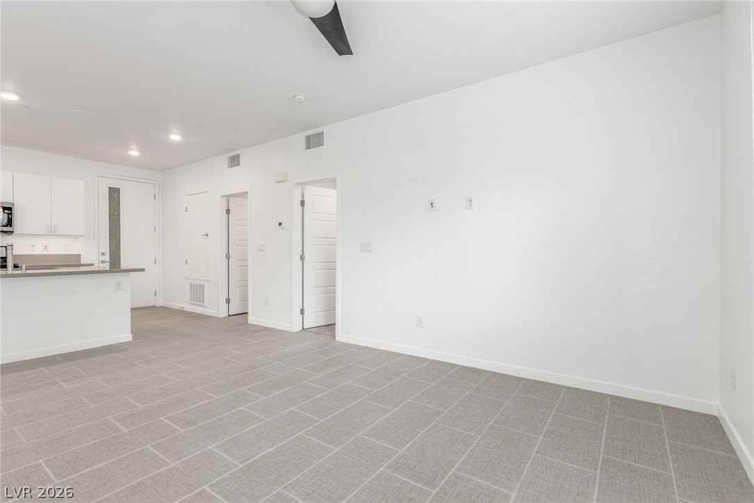11257 Rainbow Peak Ave #208 - Photo 7 of 34