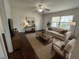 featured image of 38 Smith St #38