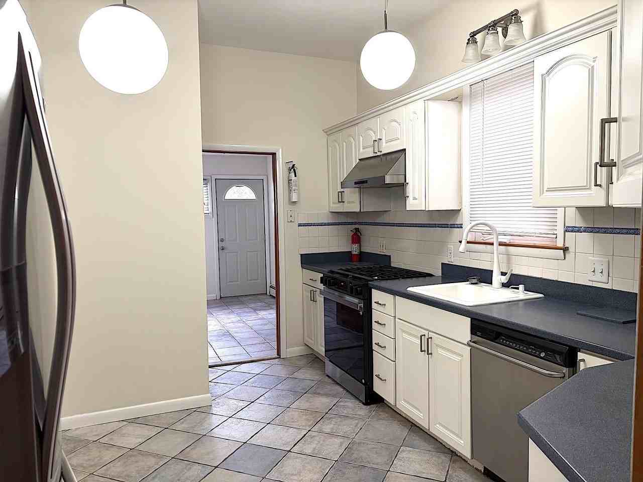 284 Magnolia Ave #1 - Photo 4 of 20