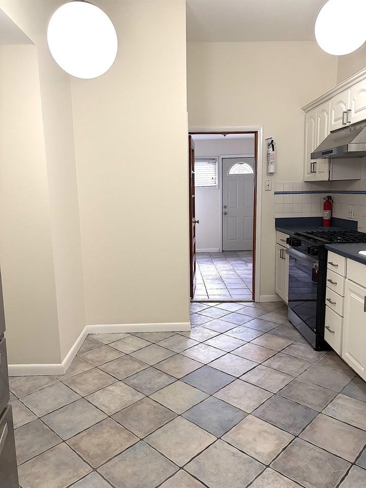 284 Magnolia Ave #1 - Photo 5 of 20