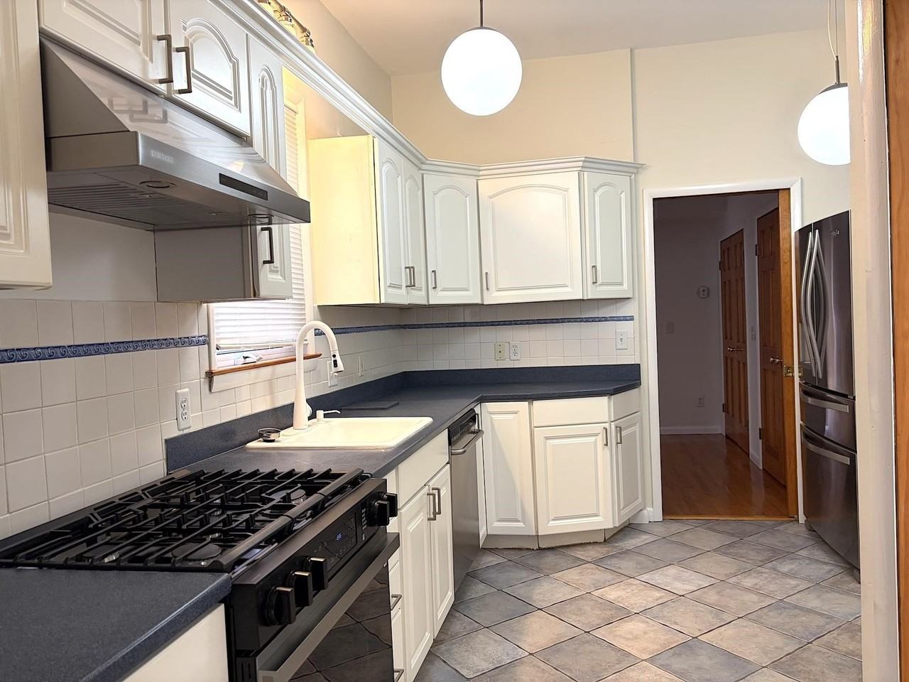 284 Magnolia Ave #1 - Photo 6 of 20