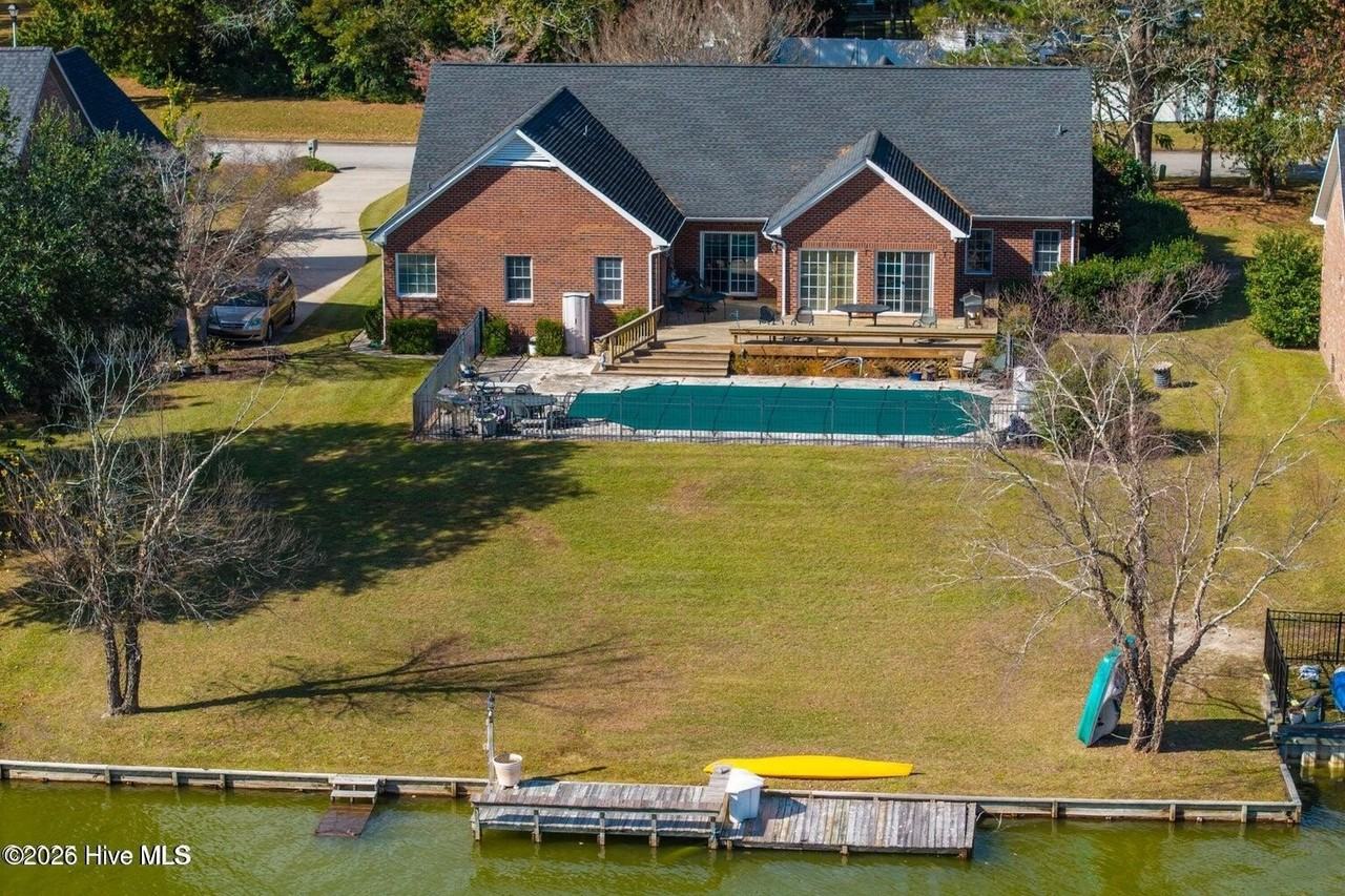 513 Alexis Dr - Photo 2 of 2