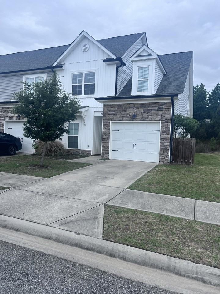 703 Buddy Ct