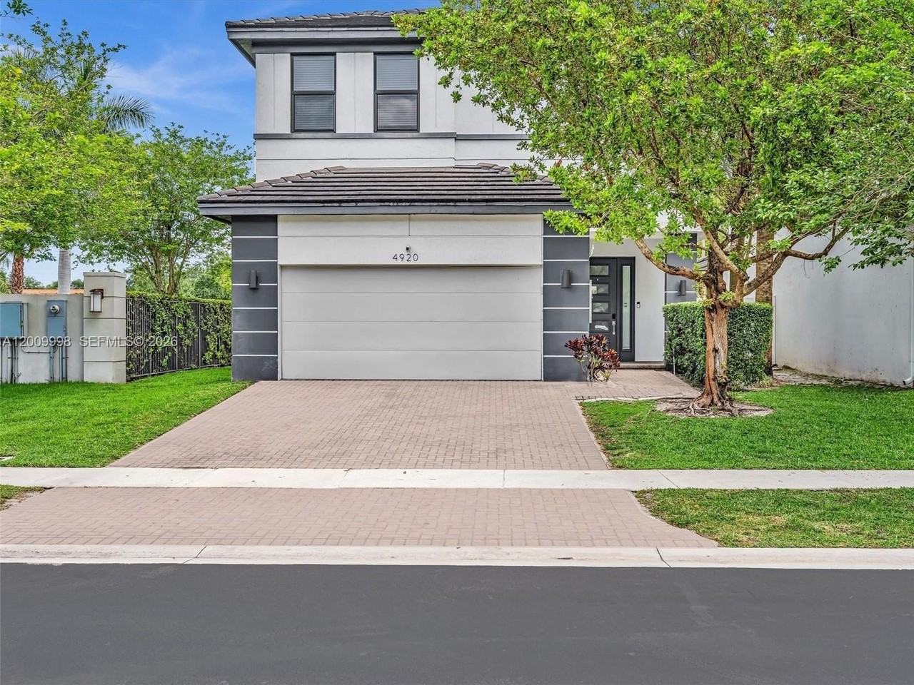 4920 Whispering Way #4920