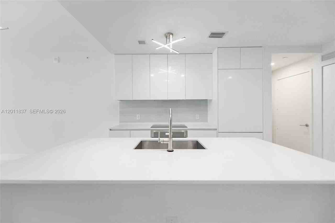 700 Ne 24th St #904 - Photo 7 of 50