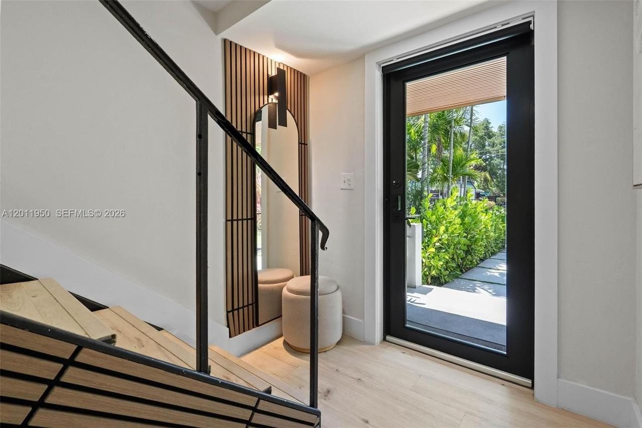 1687 Ne 142nd St #1687 - Photo 5 of 46