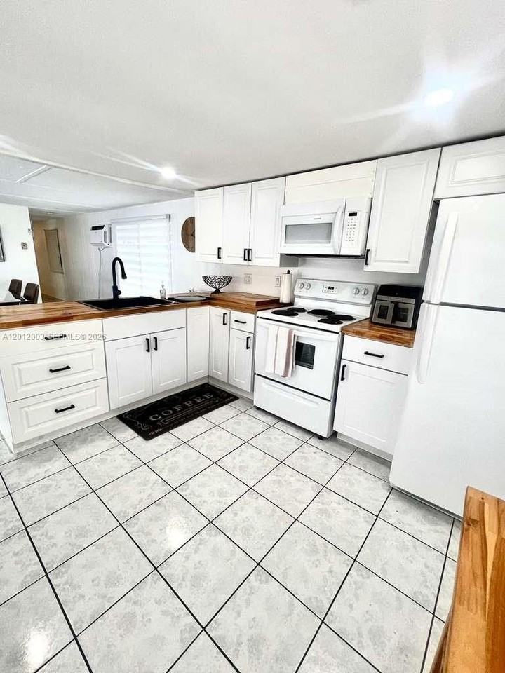 219 W Lake Dr #219 - Photo 5 of 19