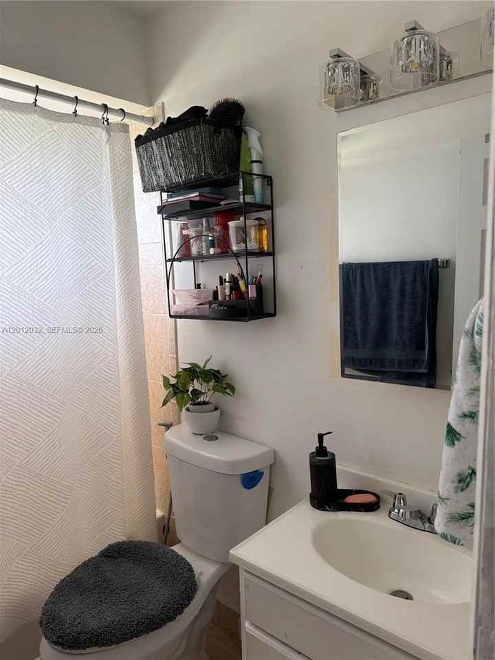 9445 Sw 76th St #U6 - Photo 3 of 12