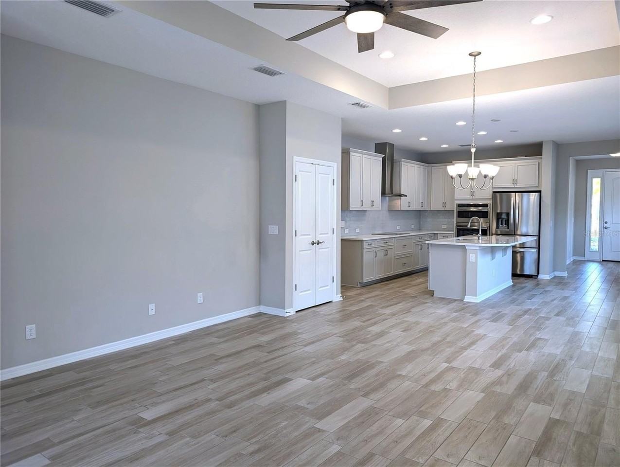 8545 Cache Dr - Photo 6 of 38