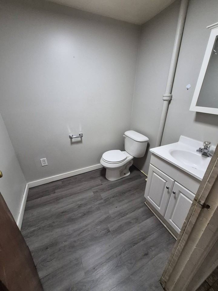 25 N Main St #2 - Photo 6 of 7