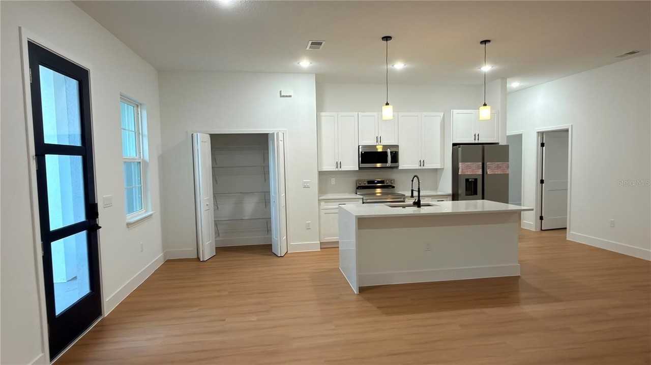 7250 N Freeport Cir - Photo 5 of 37
