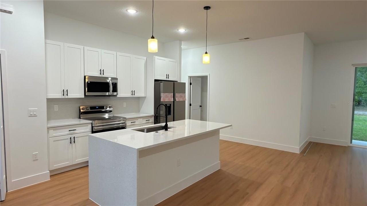 7250 N Freeport Cir - Photo 6 of 37