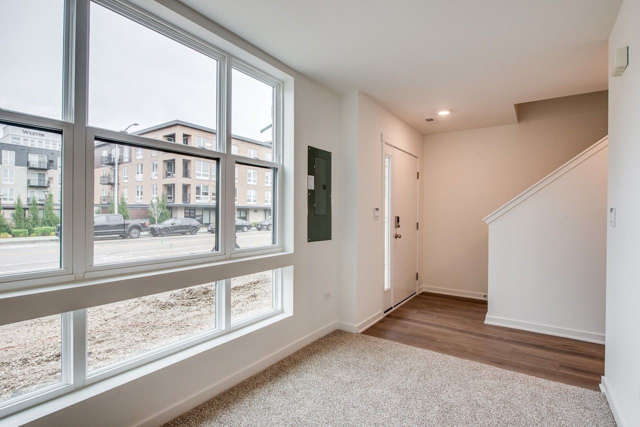 382 Summit Cir - Photo 2 of 23