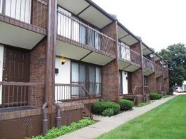 featured image of 1978 Green Bay Rd