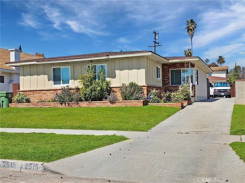 2513 Birch St - Photo 2 of 32