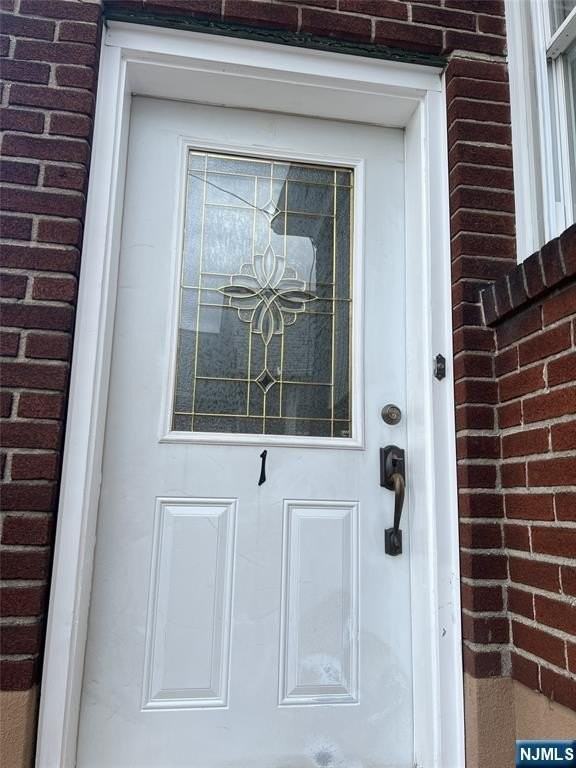 131 Rothwell Ave - Photo 3 of 12