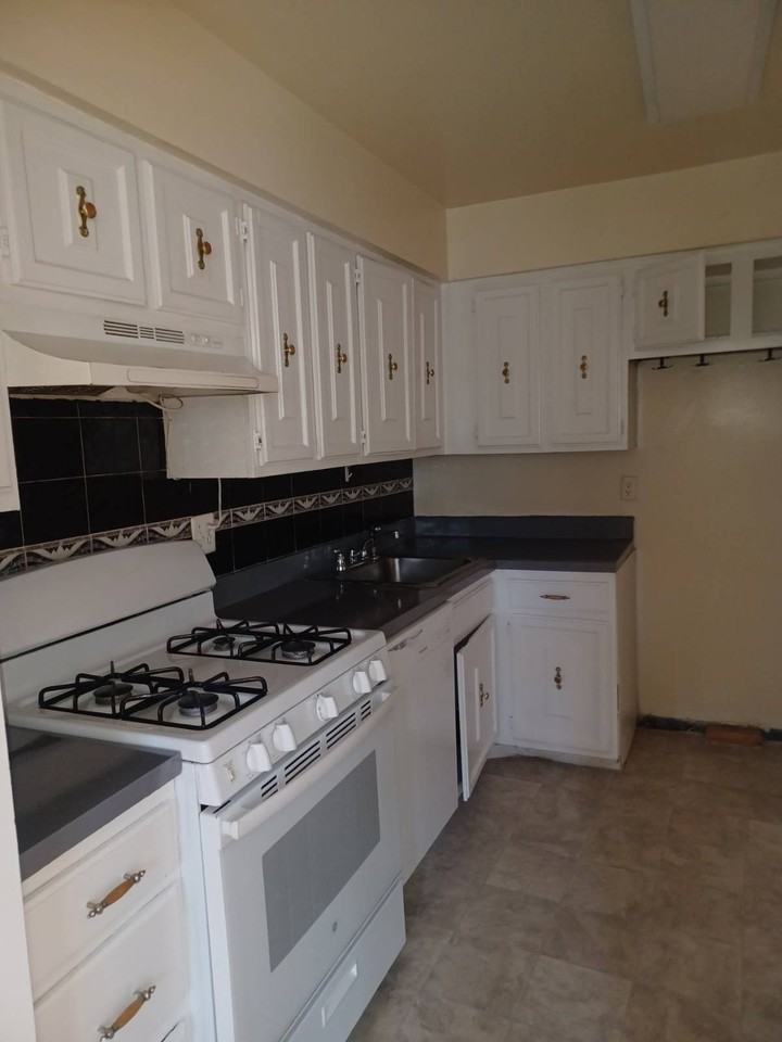 15641 77th St #1 - Photo 2 of 15