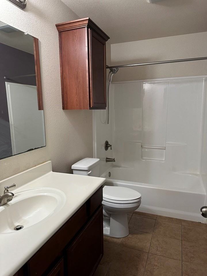8732 Rainbow Dr - Photo 3 of 6