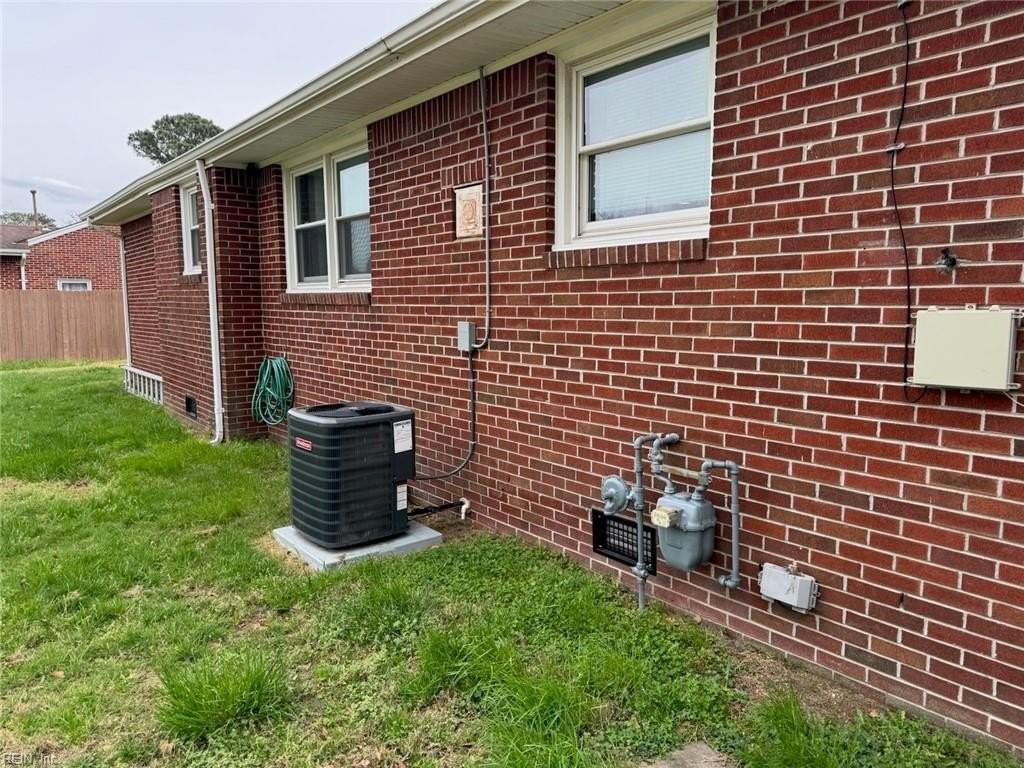 6328 Shelby Ln - Photo 2 of 32