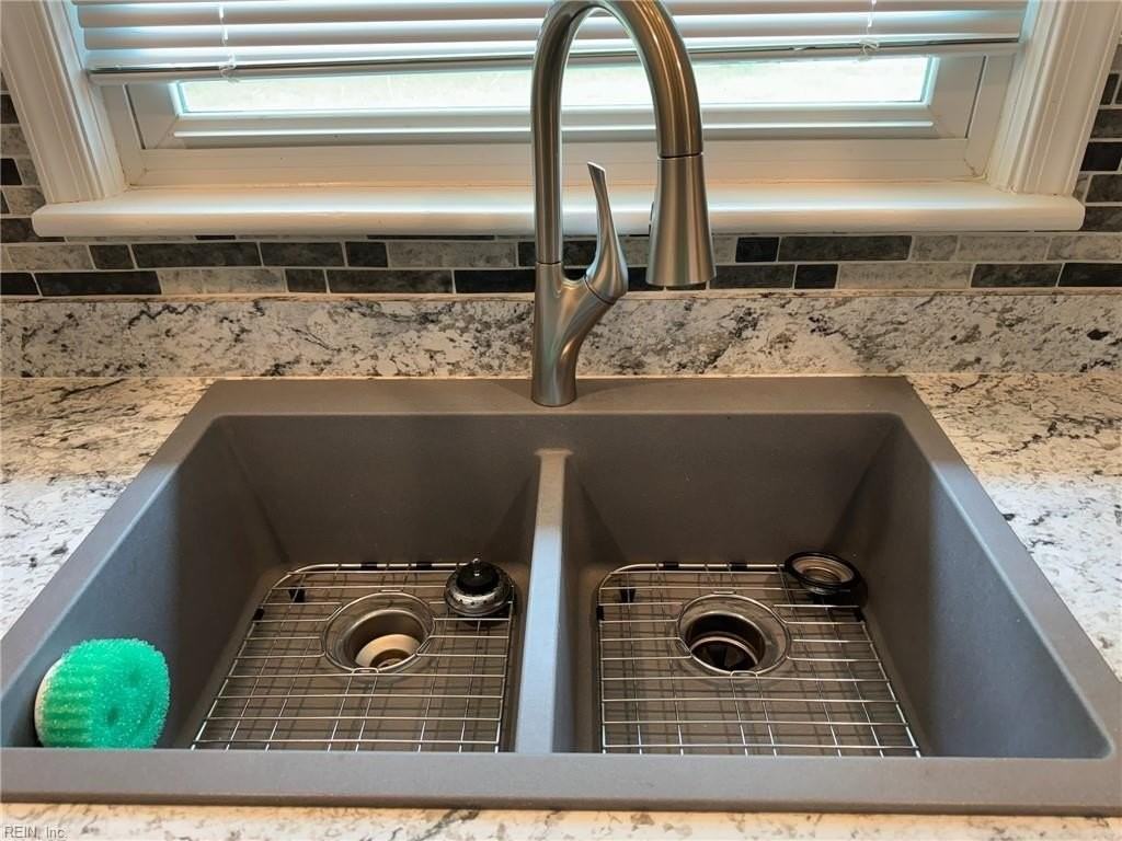 6328 Shelby Ln - Photo 6 of 32