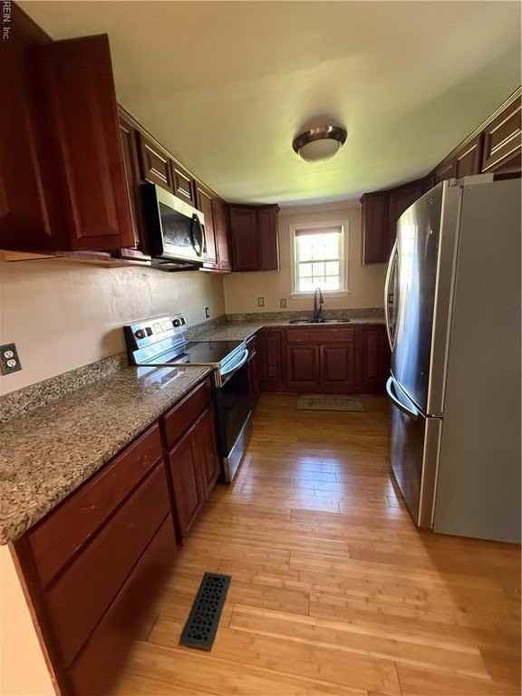 291 Toy Ave - Photo 3 of 6