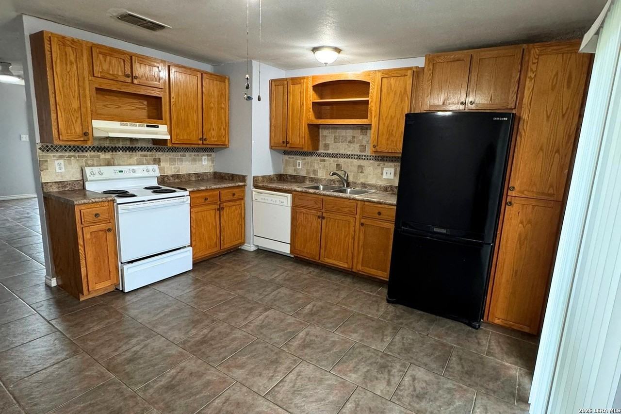6630 Swiss Oaks - Photo 5 of 18
