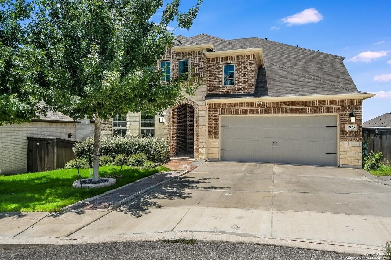 1823 Falstaff - Photo 2 of 38