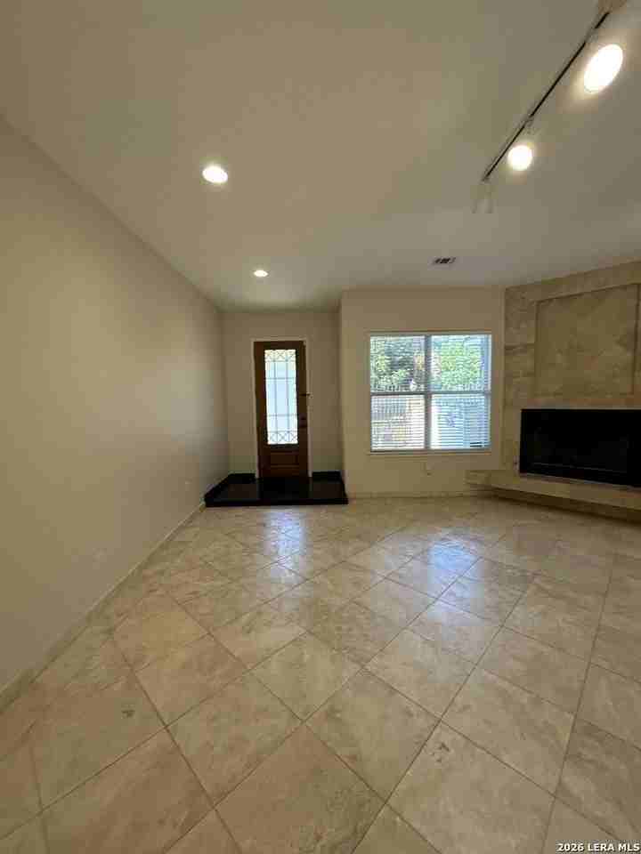 628 Ira Lee Rd - Photo 5 of 50