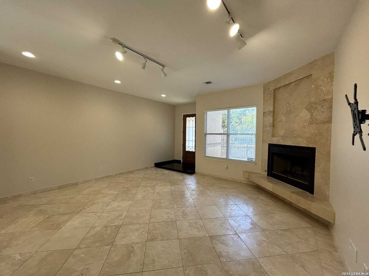 628 Ira Lee Rd - Photo 6 of 50