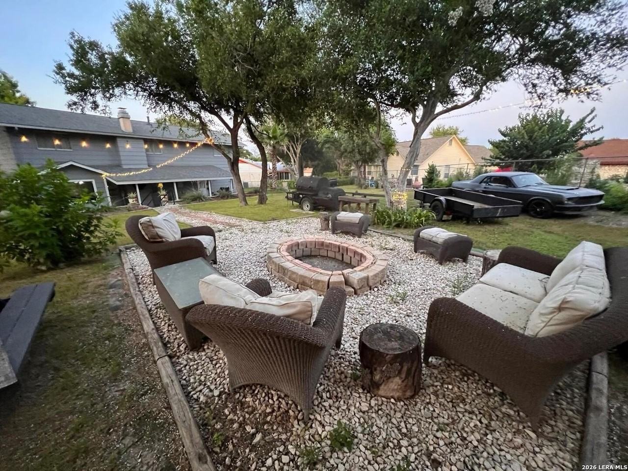 6022 Town Creek St - Photo 3 of 25