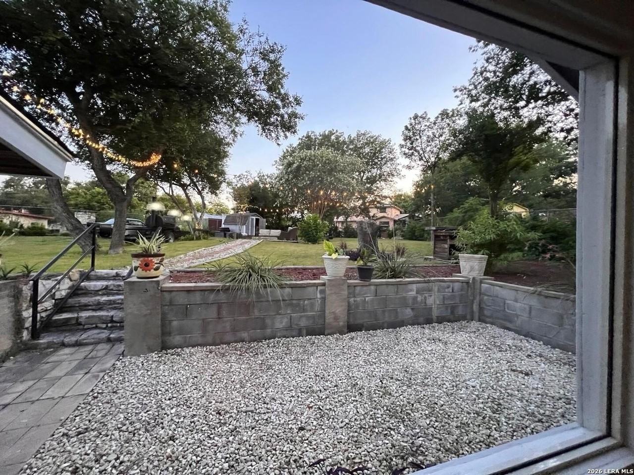 6022 Town Creek St - Photo 4 of 25