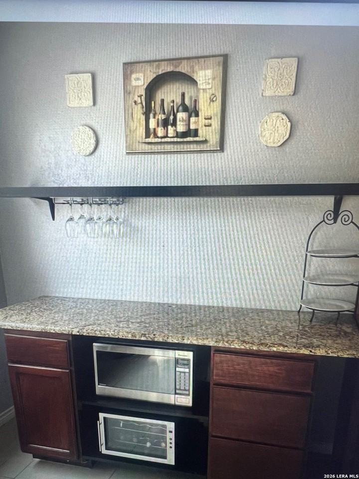 6022 Town Creek St - Photo 5 of 25