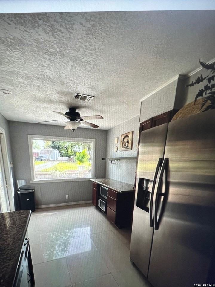 6022 Town Creek St - Photo 6 of 25
