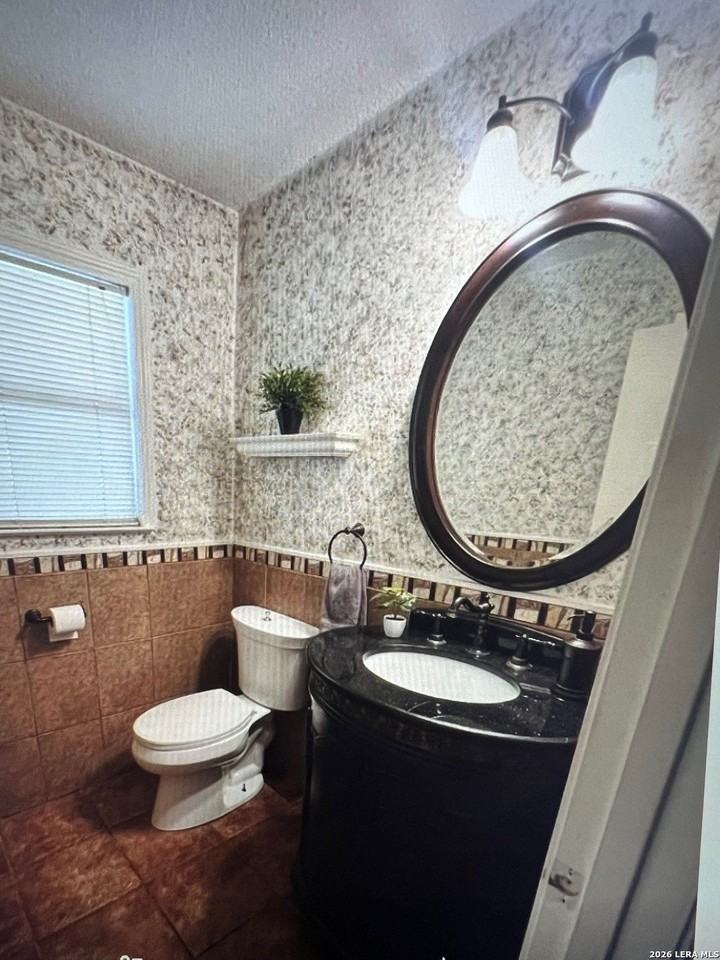 6022 Town Creek St - Photo 7 of 25