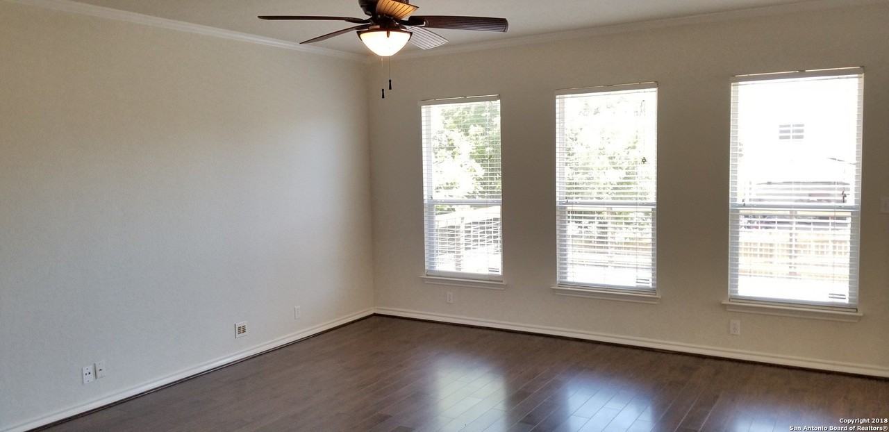 806 Thomas Rdg - Photo 5 of 24
