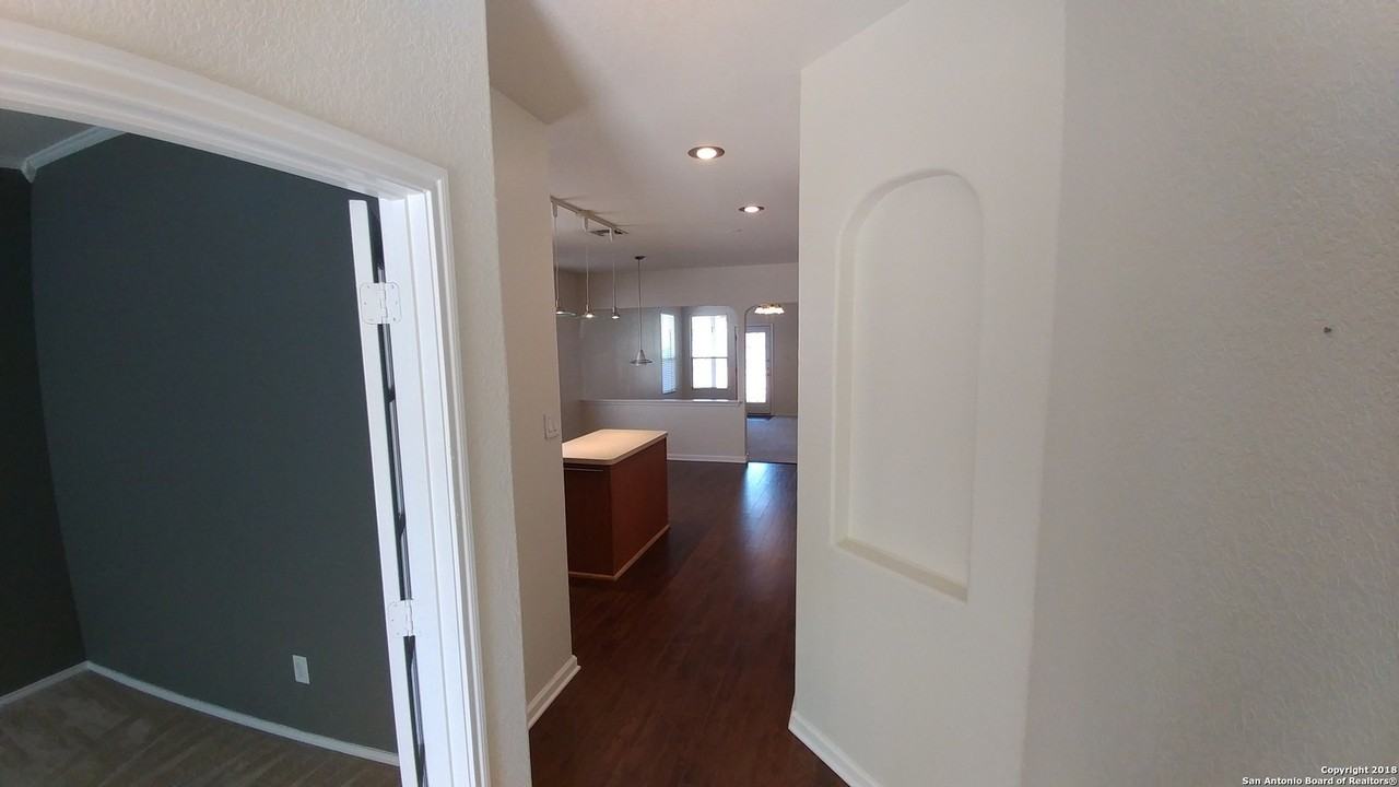 25718 Presidio Aly - Photo 3 of 14