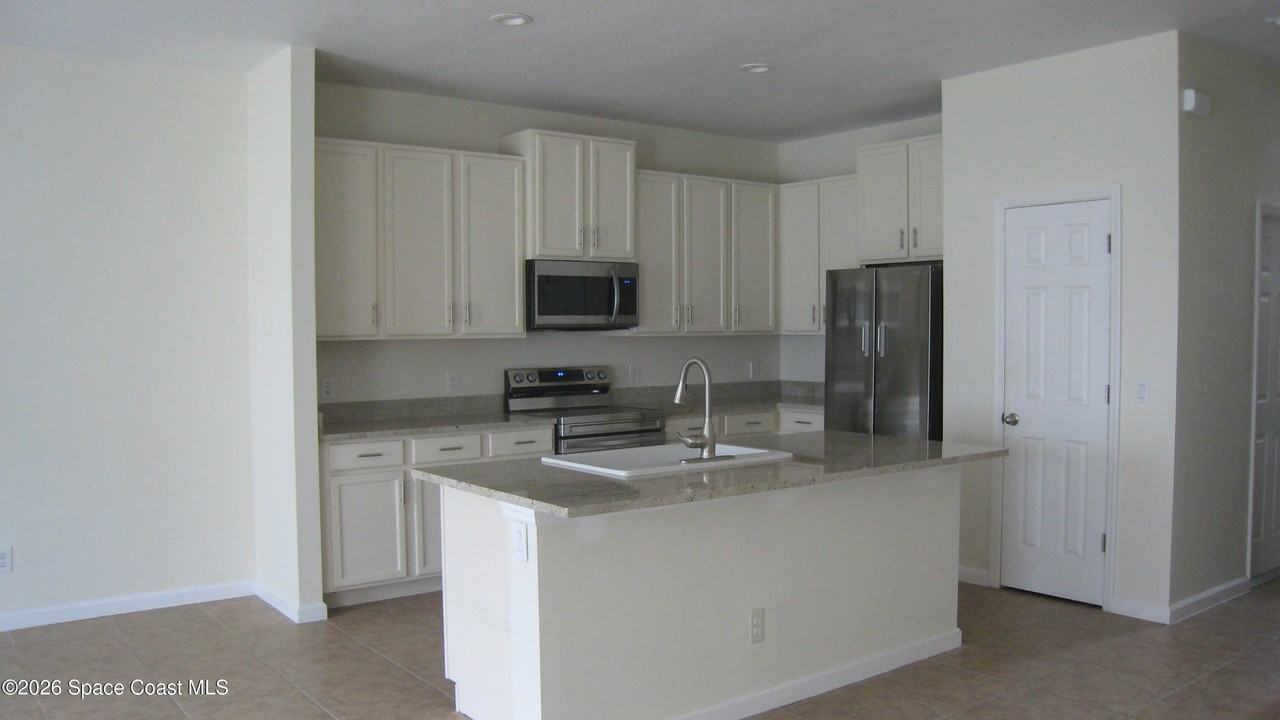2660 Revolution St #106 - Photo 4 of 19